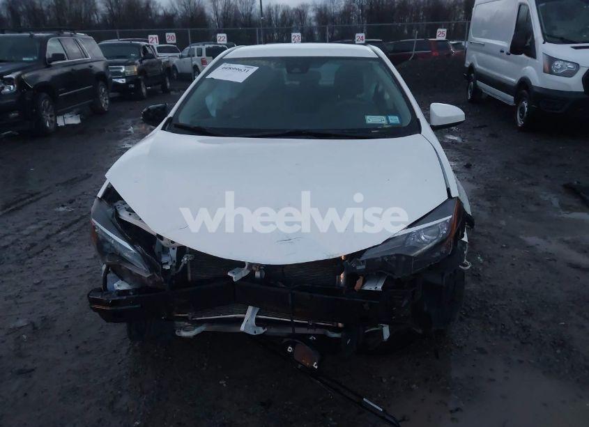 Photo 12 of 2018 Toyota Corolla LE (VIN 2T1BURHE4JC087300)
