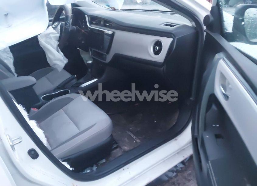 Photo 5 of 2018 Toyota Corolla LE (VIN 2T1BURHE4JC087300)