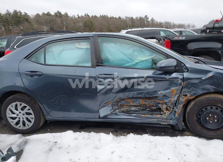 Photo 13 of 2018 Toyota Corolla LE (VIN 2T1BURHE4JC089693)