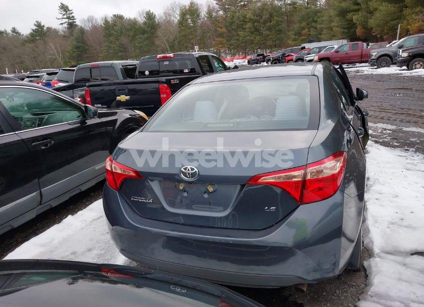 Photo 16 of 2018 Toyota Corolla LE (VIN 2T1BURHE4JC089693)