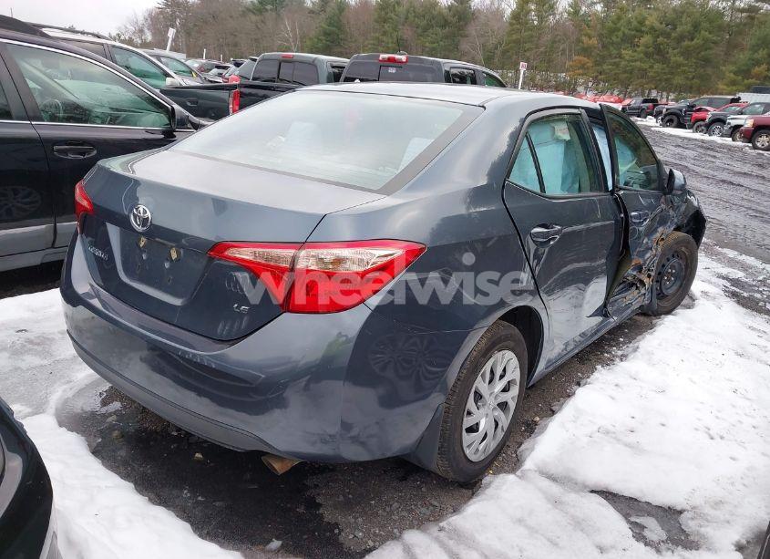 Photo 4 of 2018 Toyota Corolla LE (VIN 2T1BURHE4JC089693)