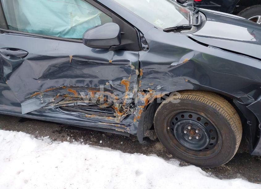 Photo 6 of 2018 Toyota Corolla LE (VIN 2T1BURHE4JC089693)