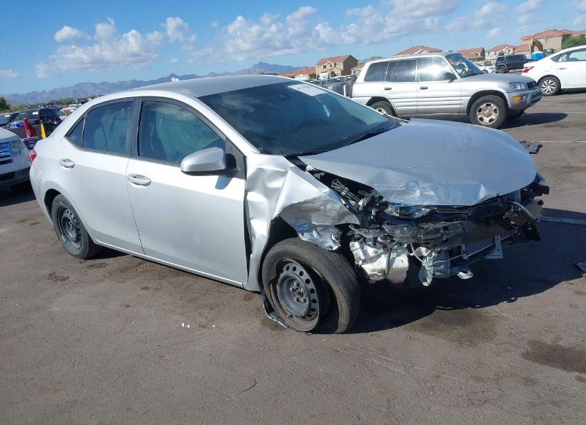 2018 Toyota Corolla L (VIN 2T1BURHE4JC090990) main photo