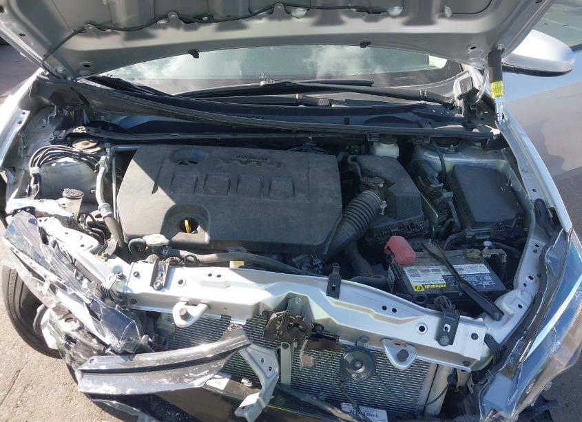 Photo 10 of 2018 Toyota Corolla L (VIN 2T1BURHE4JC090990)