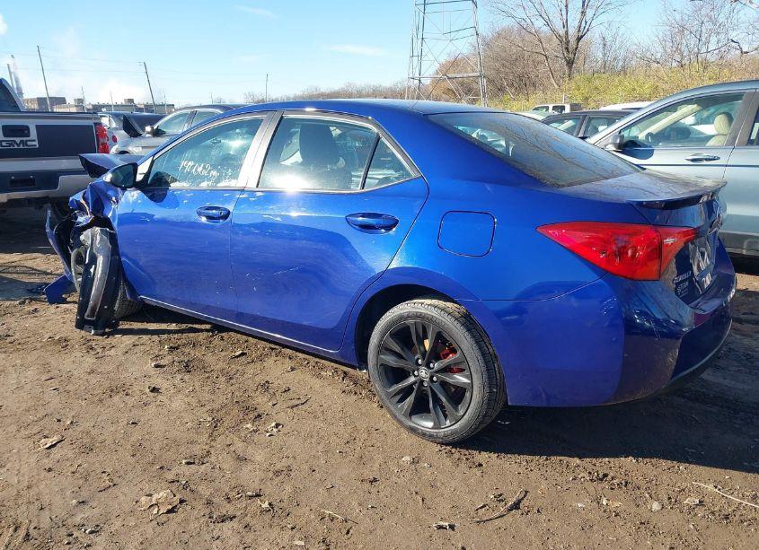 Photo 3 of 2018 Toyota Corolla SE (VIN 2T1BURHE4JC099172)