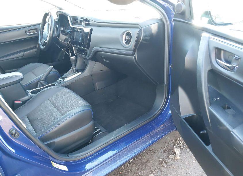 Photo 5 of 2018 Toyota Corolla SE (VIN 2T1BURHE4JC099172)