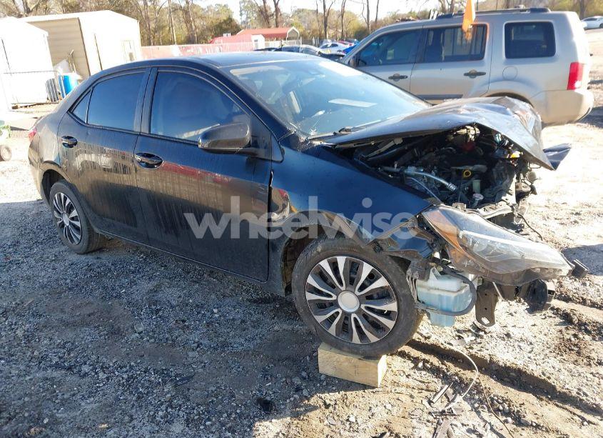 2018 Toyota Corolla LE (VIN 2T1BURHE4JC101101) main photo