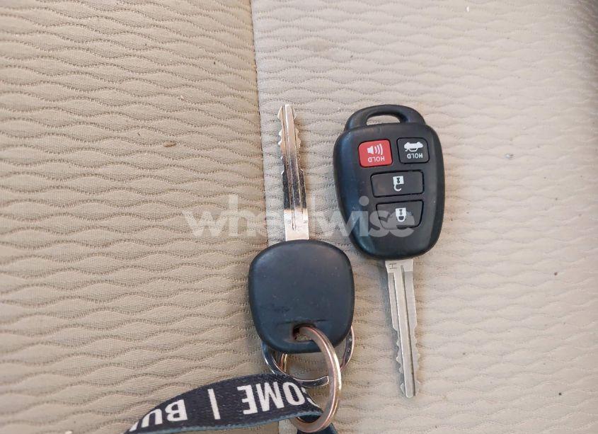 Photo 11 of 2018 Toyota Corolla LE (VIN 2T1BURHE4JC101101)