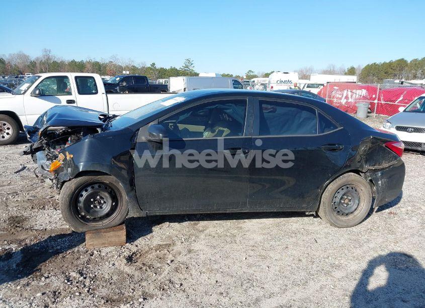 Photo 14 of 2018 Toyota Corolla LE (VIN 2T1BURHE4JC101101)