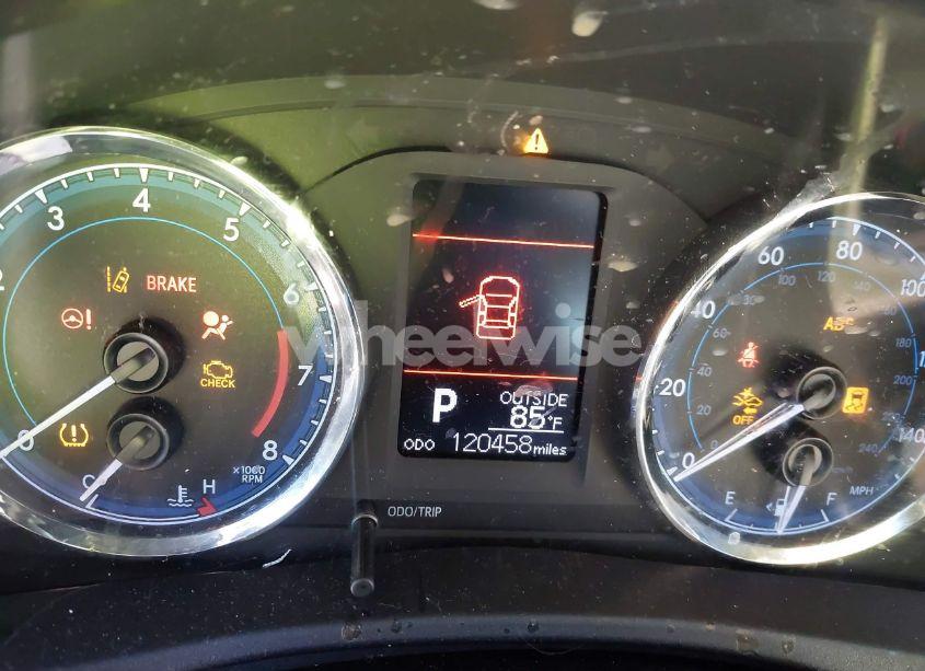 Photo 15 of 2018 Toyota Corolla LE (VIN 2T1BURHE4JC101101)