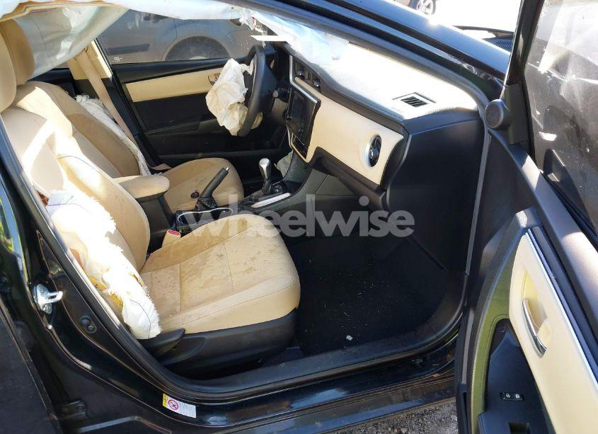 Photo 5 of 2018 Toyota Corolla LE (VIN 2T1BURHE4JC101101)