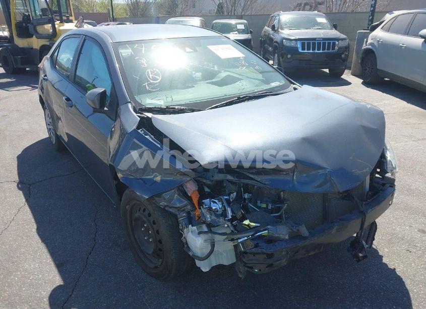 2018 Toyota Corolla LE (VIN 2T1BURHE4JC120392) main photo