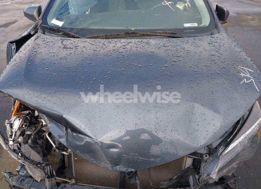 Photo 10 of 2018 Toyota Corolla LE (VIN 2T1BURHE4JC120392)
