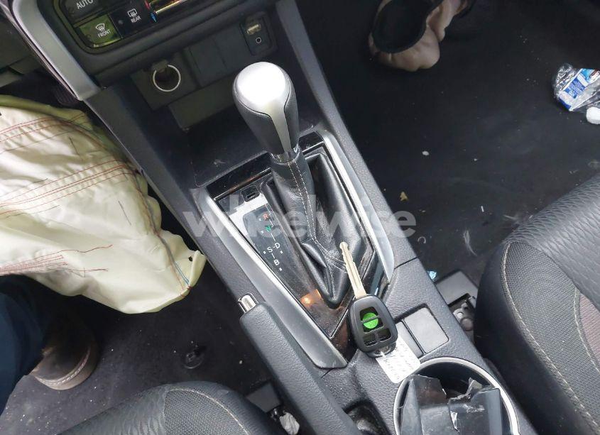 Photo 11 of 2018 Toyota Corolla LE (VIN 2T1BURHE4JC120392)
