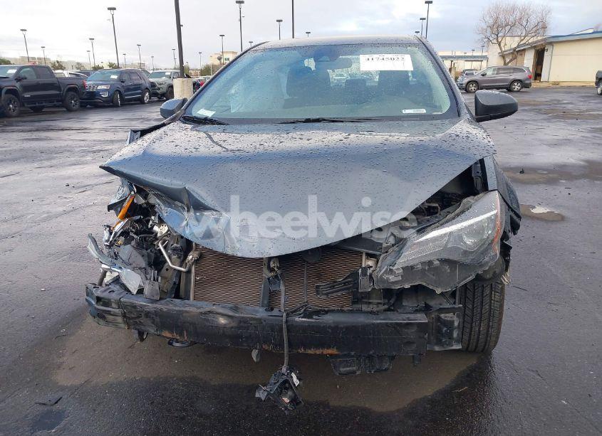 Photo 13 of 2018 Toyota Corolla LE (VIN 2T1BURHE4JC120392)