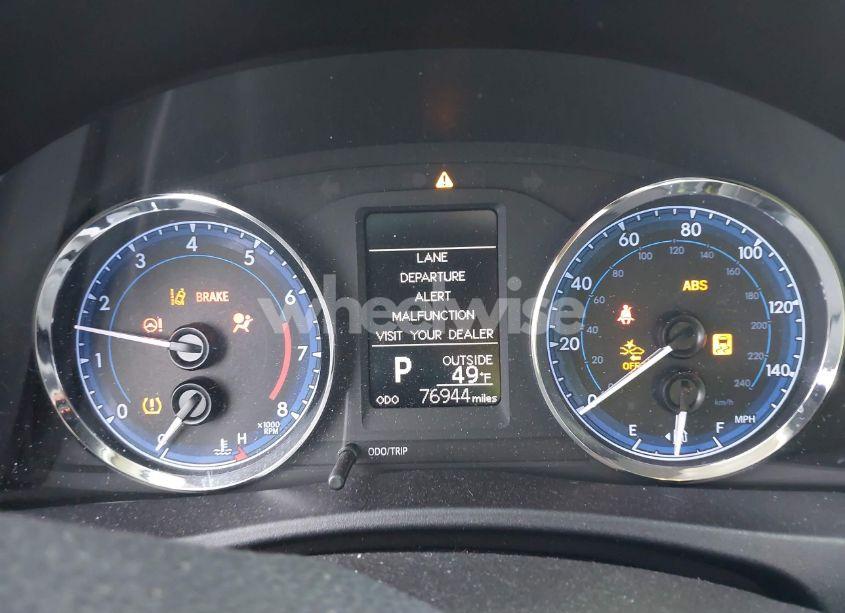 Photo 16 of 2018 Toyota Corolla LE (VIN 2T1BURHE4JC120392)