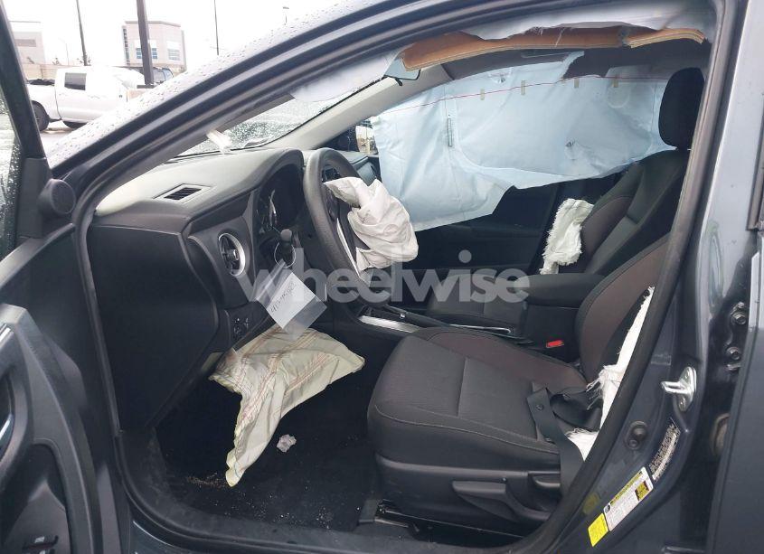 Photo 5 of 2018 Toyota Corolla LE (VIN 2T1BURHE4JC120392)