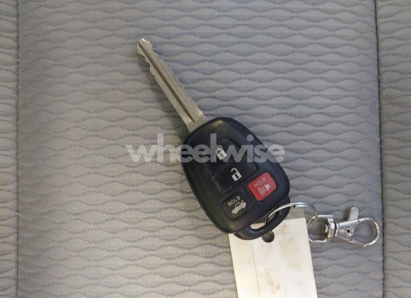 Photo 11 of 2018 Toyota Corolla LE (VIN 2T1BURHE4JC976727)