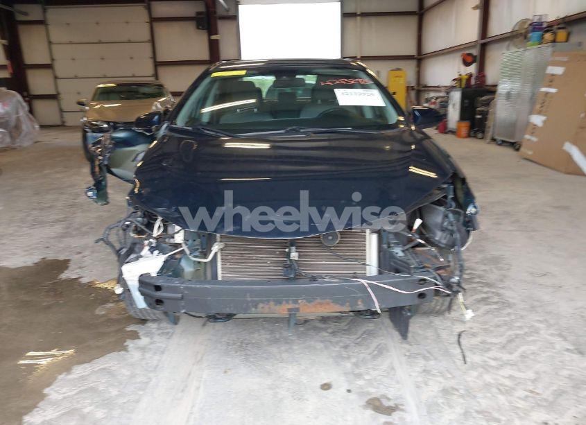 Photo 13 of 2018 Toyota Corolla LE (VIN 2T1BURHE4JC976727)