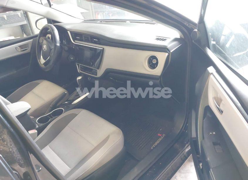 Photo 5 of 2018 Toyota Corolla LE (VIN 2T1BURHE4JC976727)