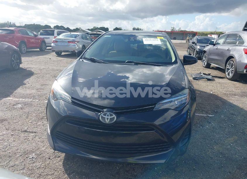 Photo 12 of 2018 Toyota Corolla LE (VIN 2T1BURHE4JC977117)