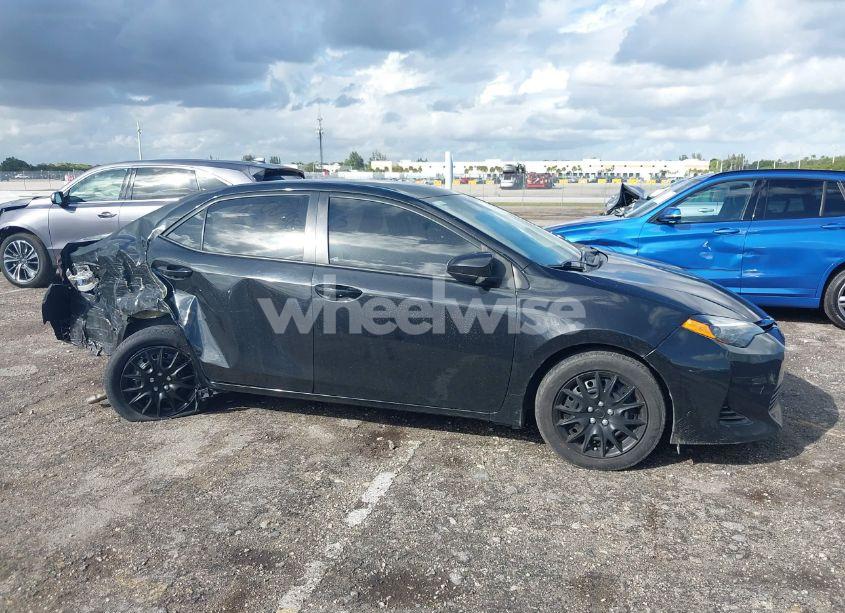 Photo 13 of 2018 Toyota Corolla LE (VIN 2T1BURHE4JC977117)