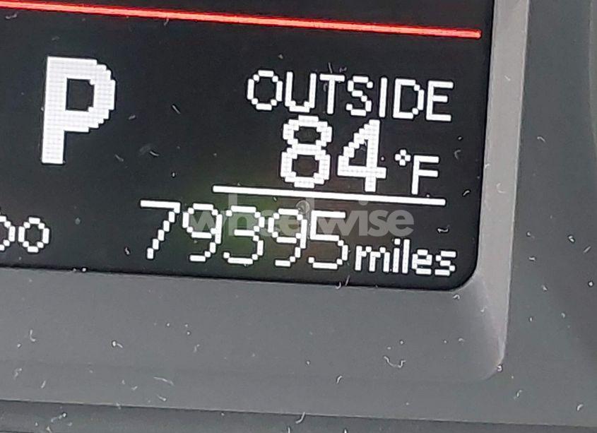 Photo 15 of 2018 Toyota Corolla LE (VIN 2T1BURHE4JC977117)