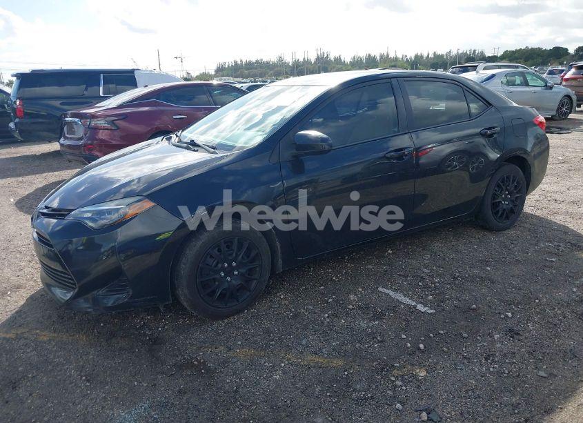 Photo 2 of 2018 Toyota Corolla LE (VIN 2T1BURHE4JC977117)