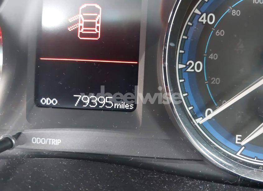 Photo 7 of 2018 Toyota Corolla LE (VIN 2T1BURHE4JC977117)