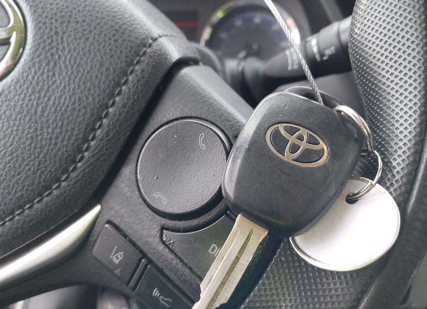 Photo 11 of 2018 Toyota Corolla LE (VIN 2T1BURHE4JC983029)