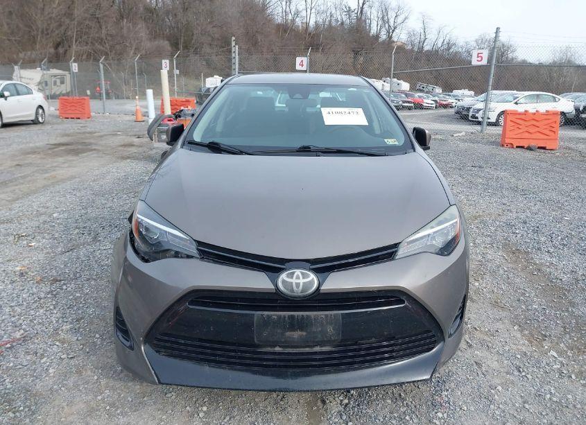Photo 12 of 2018 Toyota Corolla LE (VIN 2T1BURHE4JC983029)