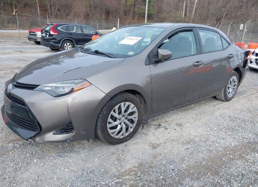 Photo 2 of 2018 Toyota Corolla LE (VIN 2T1BURHE4JC983029)