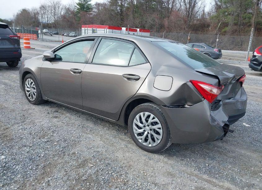 Photo 3 of 2018 Toyota Corolla LE (VIN 2T1BURHE4JC983029)