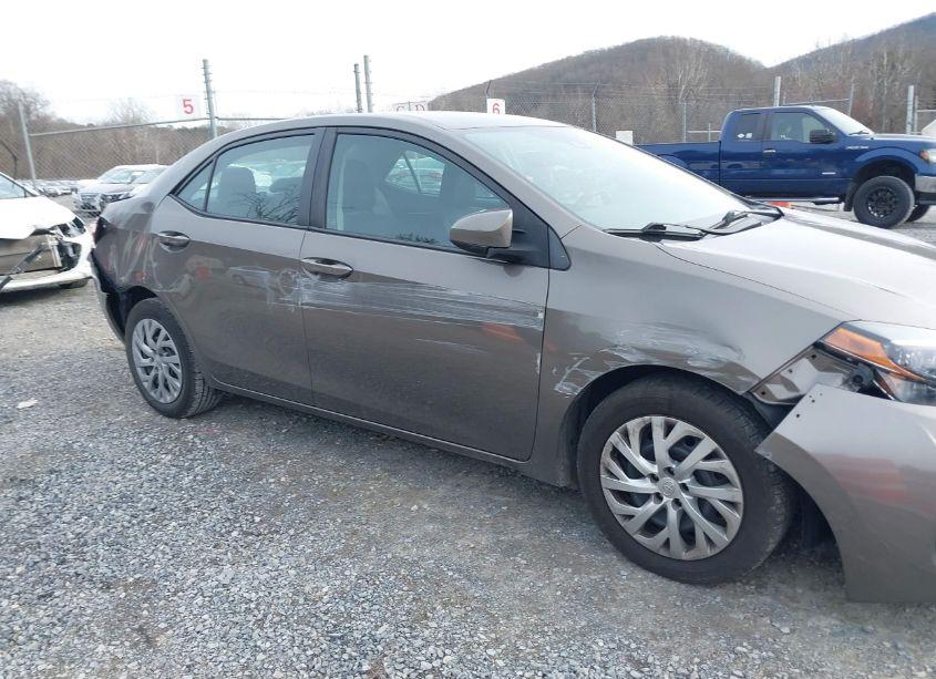 Photo 6 of 2018 Toyota Corolla LE (VIN 2T1BURHE4JC983029)