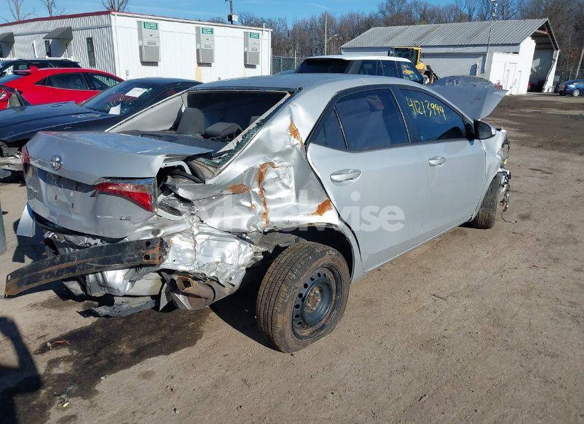 Photo 4 of 2018 Toyota Corolla LE (VIN 2T1BURHE4JC989607)