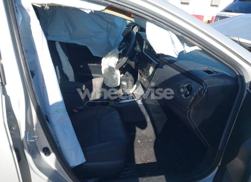 Photo 5 of 2018 Toyota Corolla LE (VIN 2T1BURHE4JC989607)