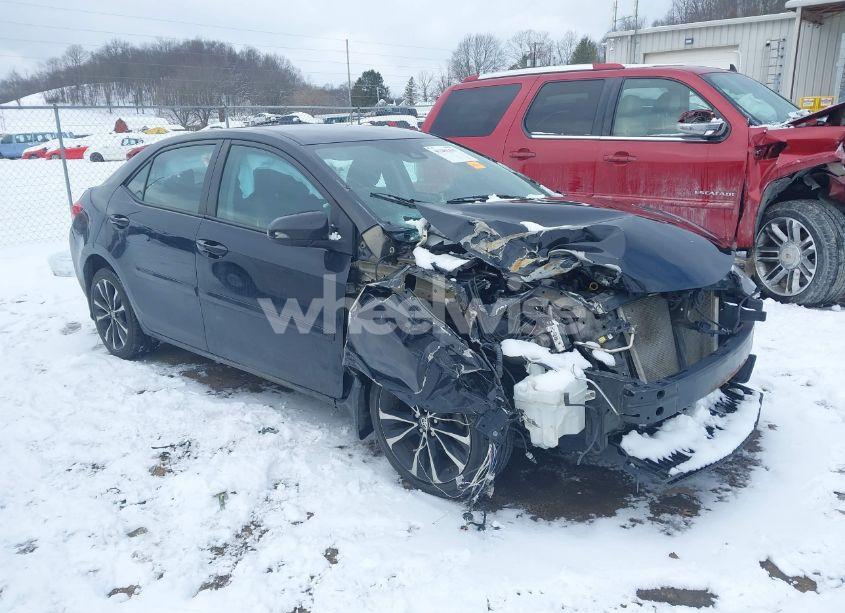 2018 Toyota Corolla SE (VIN 2T1BURHE4JC992751) main photo