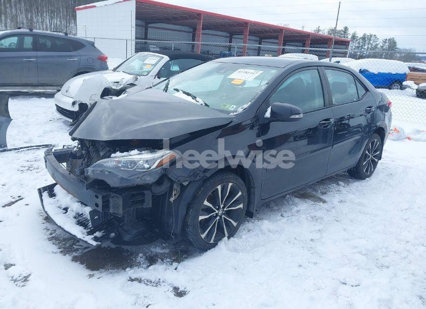 Photo 2 of 2018 Toyota Corolla SE (VIN 2T1BURHE4JC992751)