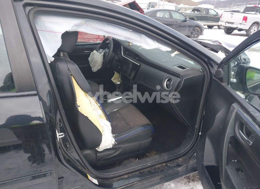 Photo 5 of 2018 Toyota Corolla SE (VIN 2T1BURHE4JC992751)