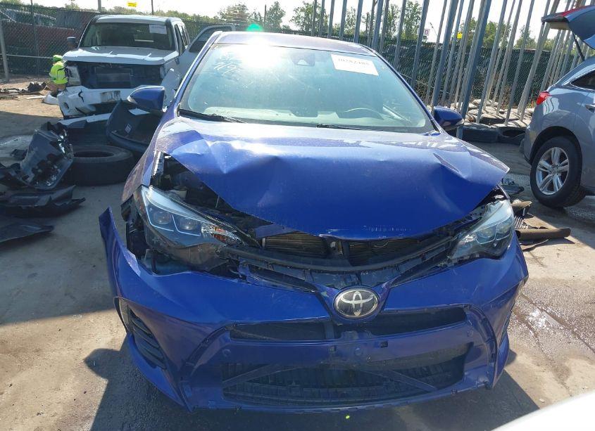Photo 13 of 2018 Toyota Corolla SE (VIN 2T1BURHE4JC995360)