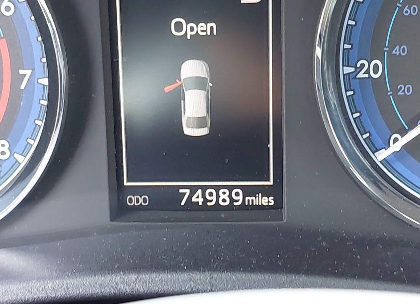 Photo 16 of 2018 Toyota Corolla SE (VIN 2T1BURHE4JC995360)