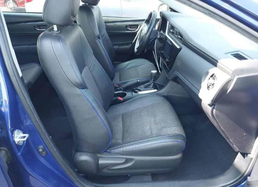 Photo 5 of 2018 Toyota Corolla SE (VIN 2T1BURHE4JC995360)