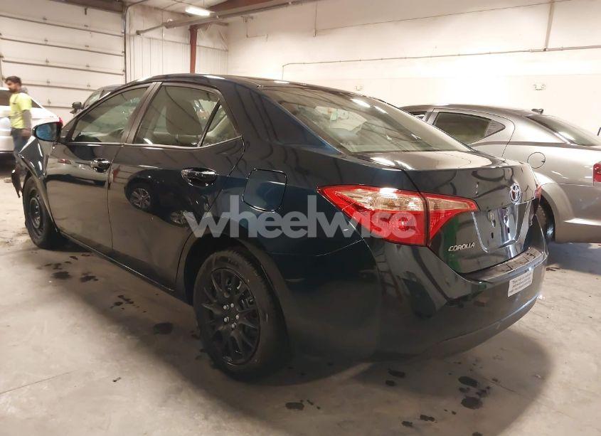 Photo 3 of 2019 Toyota Corolla LE (VIN 2T1BURHE4KC129627)