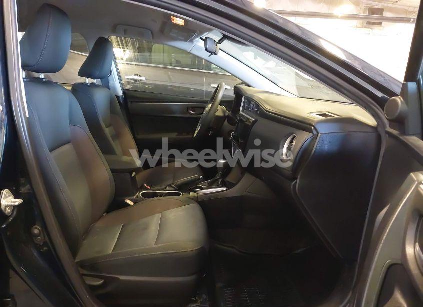 Photo 5 of 2019 Toyota Corolla LE (VIN 2T1BURHE4KC129627)