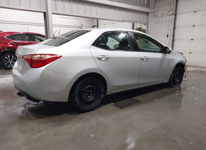 Photo 4 of 2019 Toyota Corolla LE (VIN 2T1BURHE4KC138585)