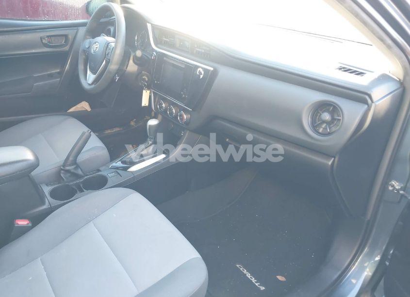 Photo 5 of 2019 Toyota Corolla L (VIN 2T1BURHE4KC141583)