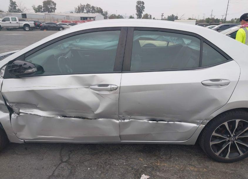 Photo 13 of 2019 Toyota Corolla SE (VIN 2T1BURHE4KC141678)