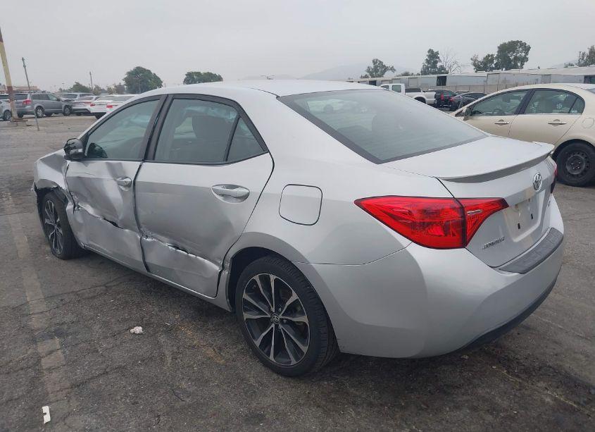 Photo 3 of 2019 Toyota Corolla SE (VIN 2T1BURHE4KC141678)