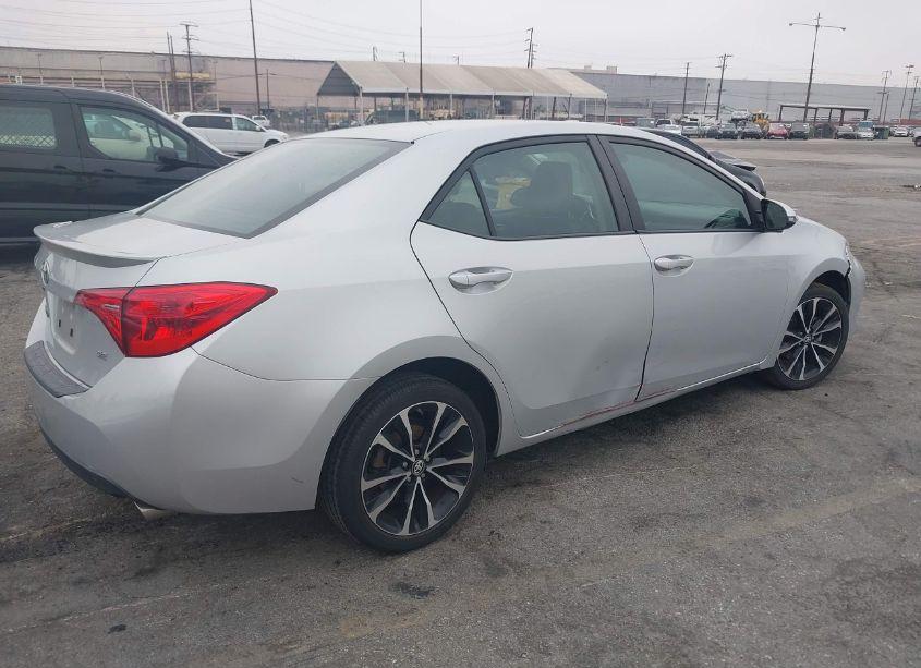 Photo 4 of 2019 Toyota Corolla SE (VIN 2T1BURHE4KC141678)