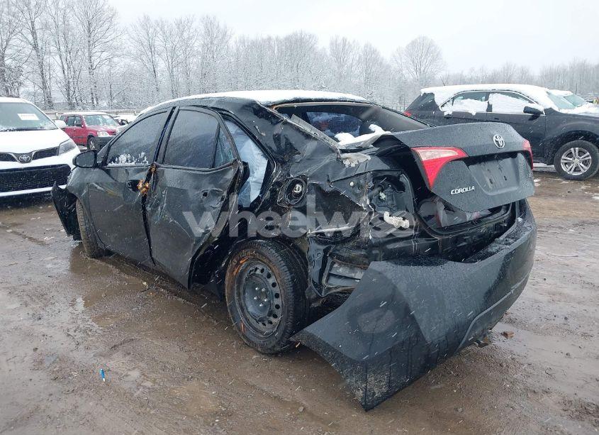 Photo 3 of 2019 Toyota Corolla LE (VIN 2T1BURHE4KC143799)